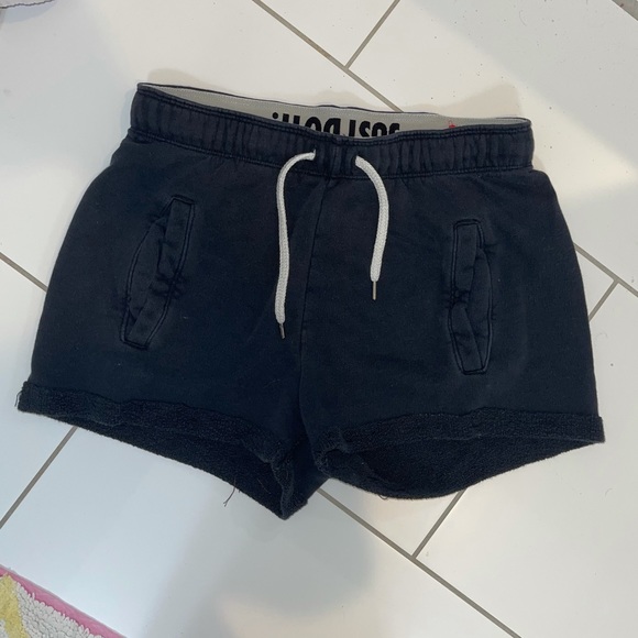 Nike lounge shorts, black with draw string - Picture 1 of 3